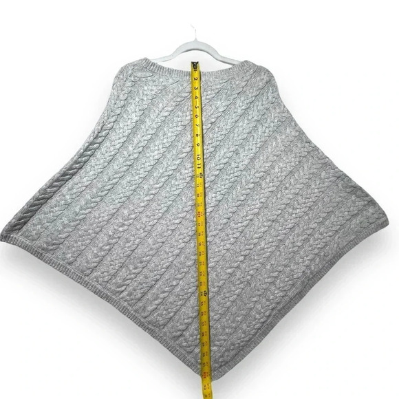 White House Black Market Cable Knit Asymmetrical Gray Poncho Pullover Shawl - Picture 3 of 10